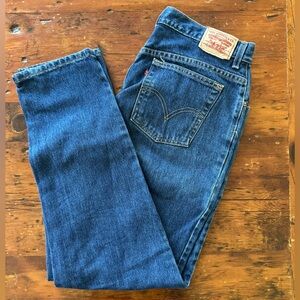 550 Levi's Dark Blue Straight Jeans